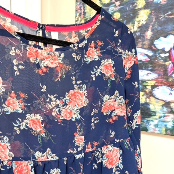 Beautiful flower print blouse top - Picture 6 of 11